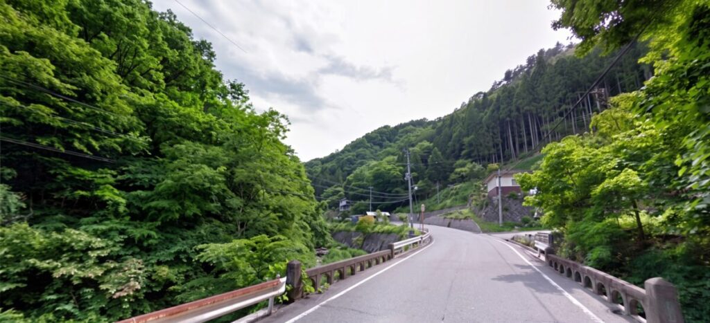 中庭コートハウスを間取りに選んだ理由 ルーツ　原点回帰 よう初期に過ごしていた福島県川内村の写真 人の視線から隠れて見えない家づくり