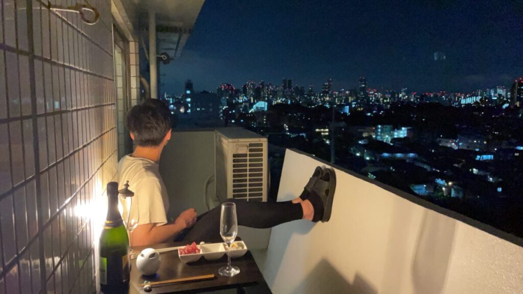 中庭コートハウスを間取りに選んだ理由 ルーツ　原点回帰 築54年賃貸マンションリビングから繋がるベランダ